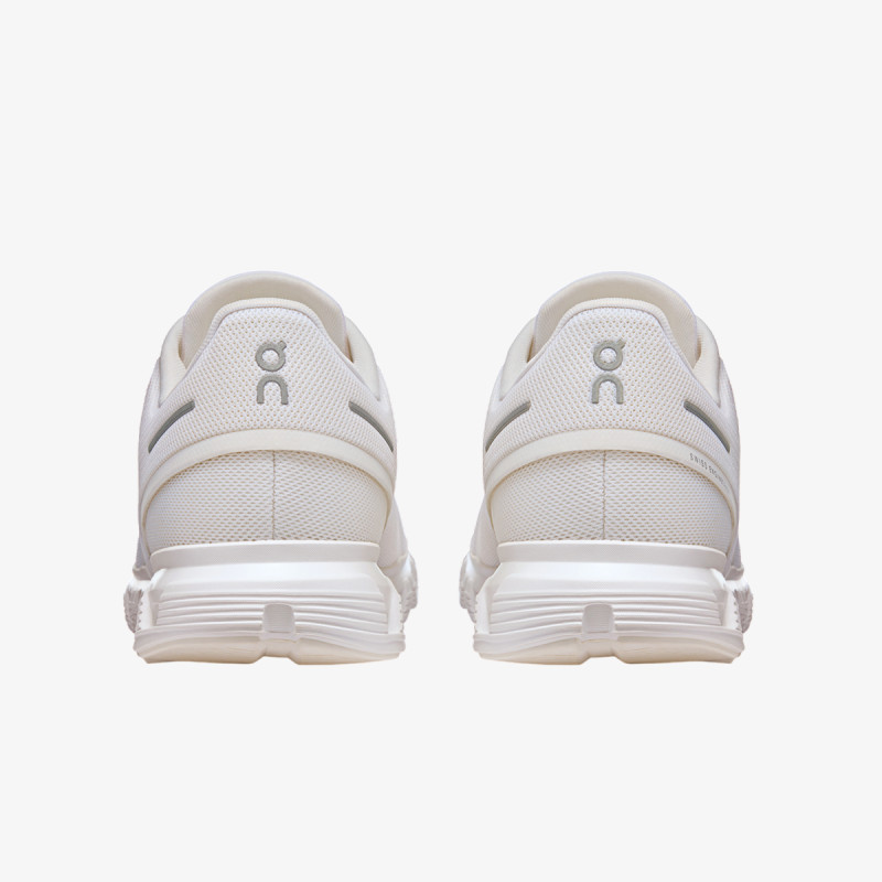 On Sneaker Cloud 6 