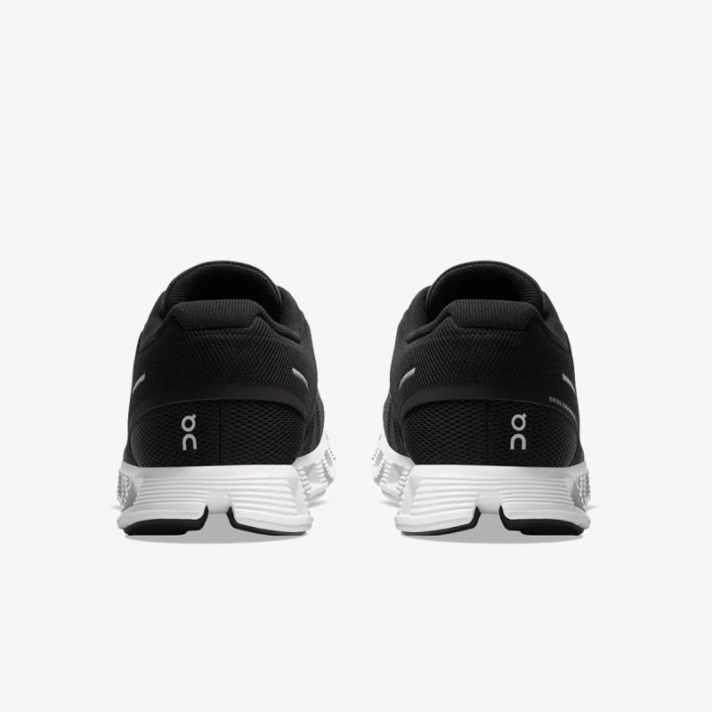 On Sneaker Cloud 6 