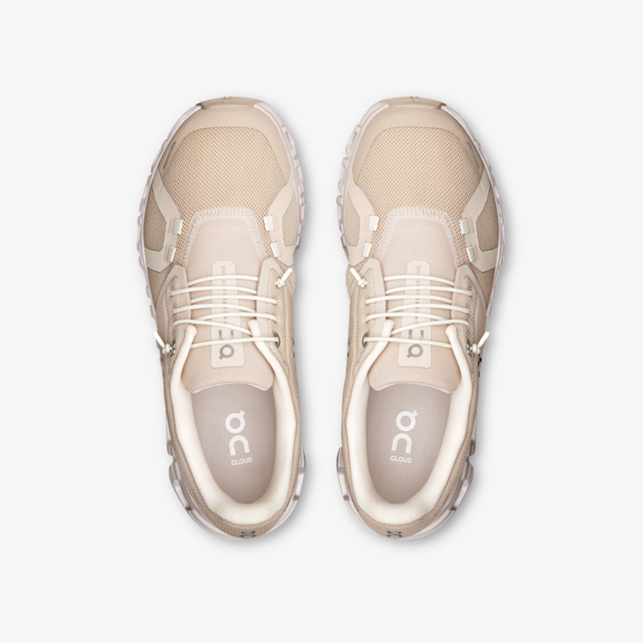 On Sneaker Cloud 6 