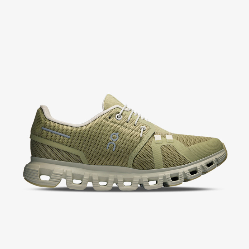 On Sneaker Cloud 6 