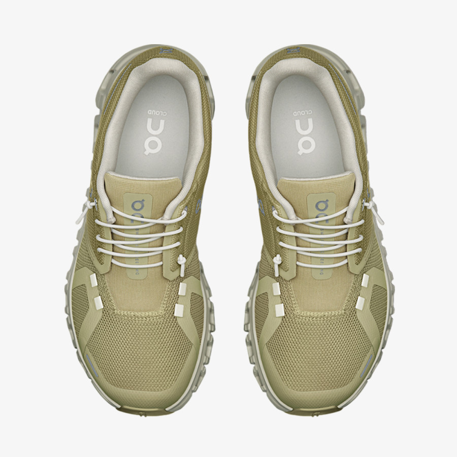 On Sneaker Cloud 6 