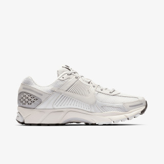 Nike Sneaker Zoom Vomero 5 