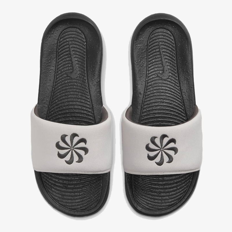 Nike Papucsok NIKE VICTORI ONE NN SLIDE 