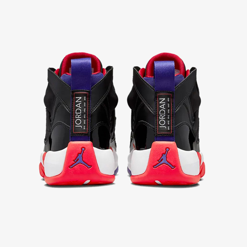 Nike Sneaker Jumpman Two Trey 