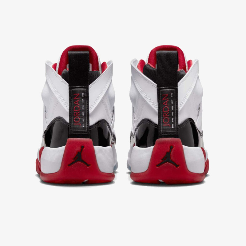 Nike Sneaker Jumpman Two Trey 