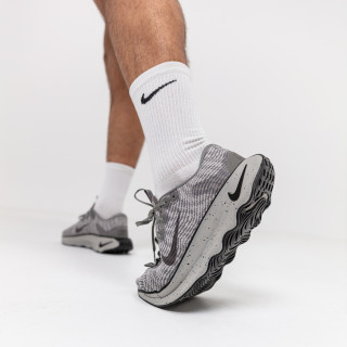 Nike Sneaker Motiva 