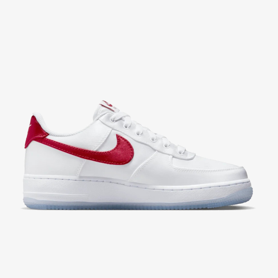 Nike Sneakerek W AIR FORCE 1 '07 ESS SNKR 