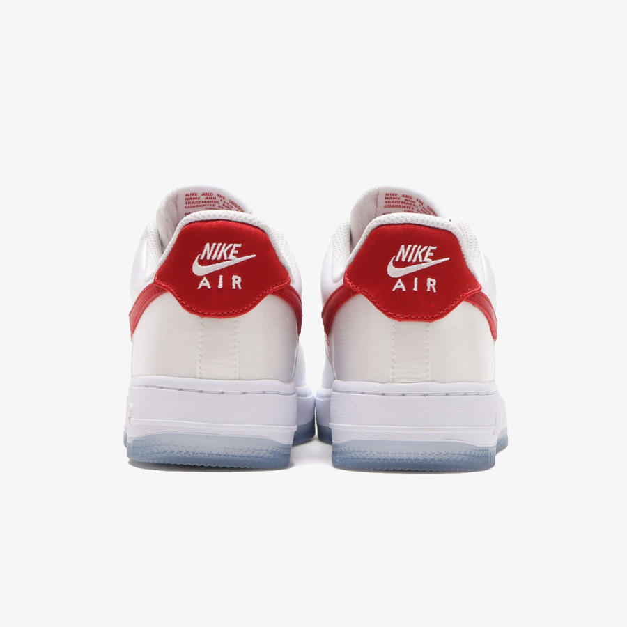 Nike Sneakerek W AIR FORCE 1 '07 ESS SNKR 