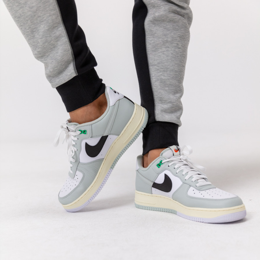 Nike Sneakerek AIR FORCE 1 '07 LV8 RMX 