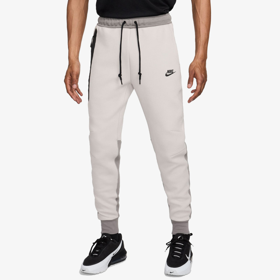 Nike Melegítőnadrág Tech Fleece 