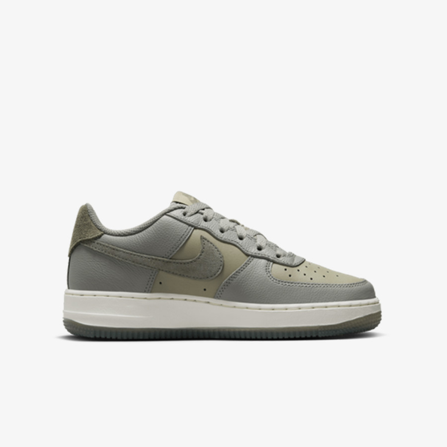 Nike Sneakerek AIR FORCE 1 LV8 4 BG 