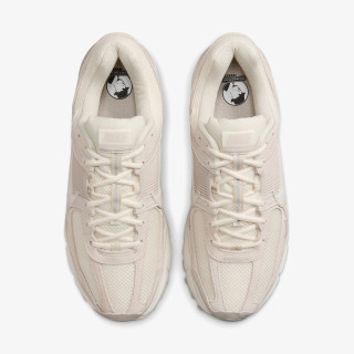 Nike Sneaker Vomero 5 