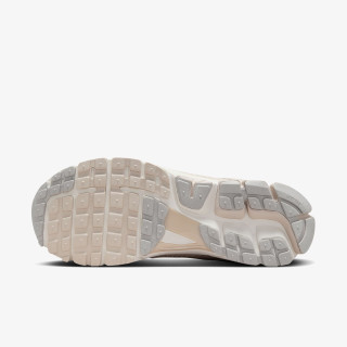 Nike Sneaker Vomero 5 