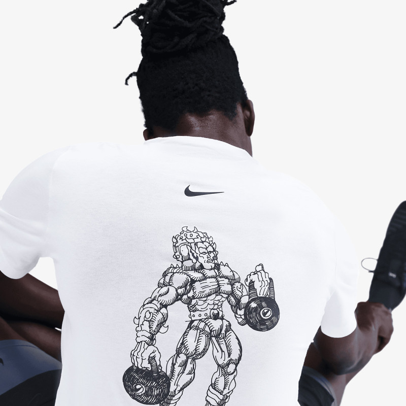 Nike Póló M NK TEE IYKYK FITNESS HO25 