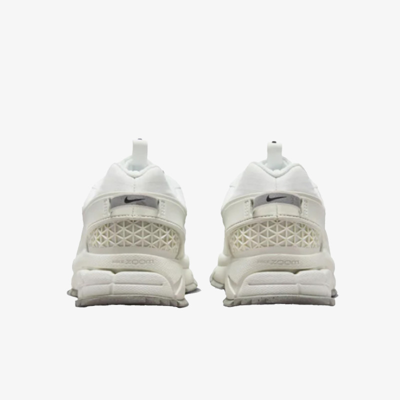 Nike Sneaker W NIKE ZOOM VOMERO ROAM 