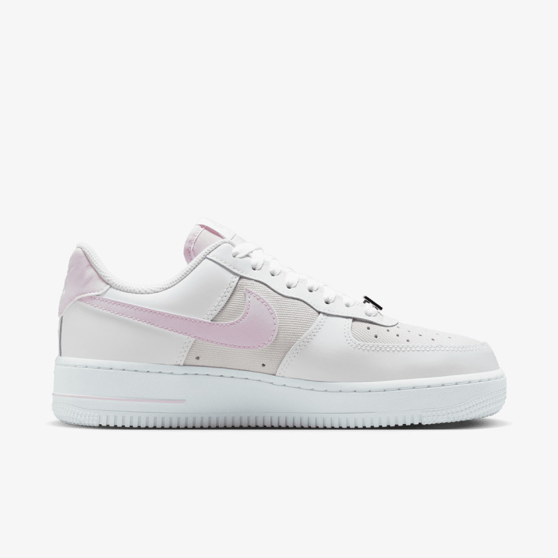 Nike Sneaker W AIR FORCE 1 '07 SE HRDWR 