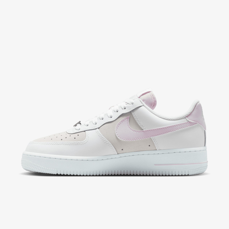 Nike Sneaker W AIR FORCE 1 '07 SE HRDWR 